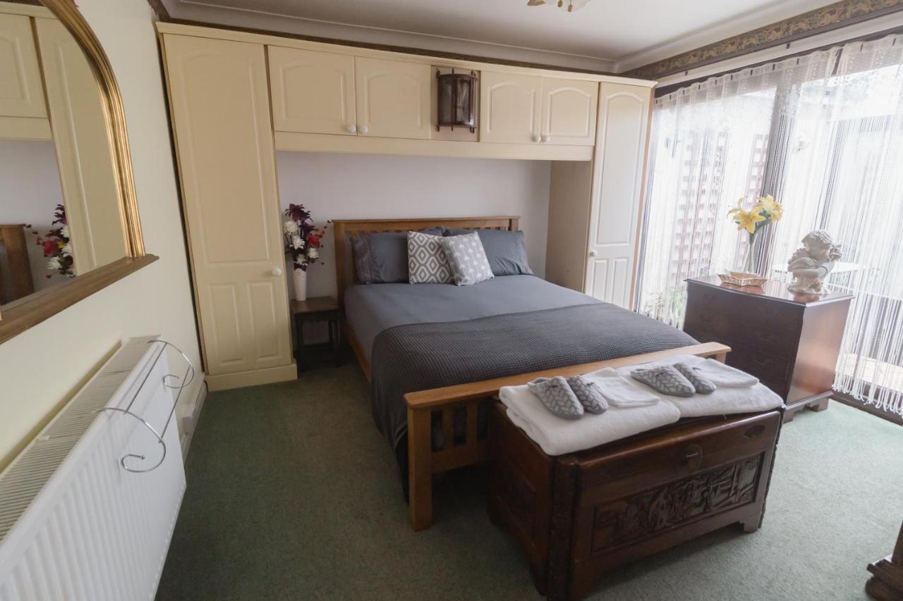 Palm Bay'S Luxury Bungalow - Self Check In & Parking Villa Margate Dış mekan fotoğraf